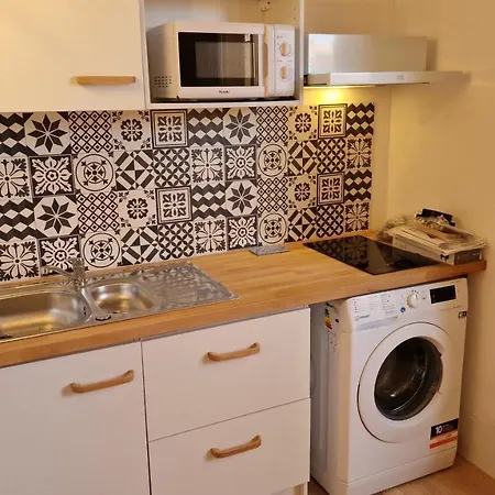 Feriehus Maisonnette A 200m De La Plage, Terrasse, Clim, Parking Prive, Lave-linge Et Linge De Lit Compris Le Barcarès