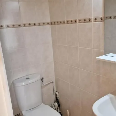 Feriehus Maisonnette A 200m De La Plage, Terrasse, Clim, Parking Prive, Lave-linge Et Linge De Lit Compris *