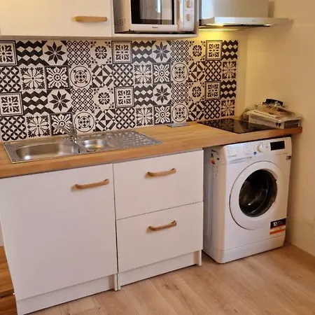 Feriehus Maisonnette A 200m De La Plage, Terrasse, Clim, Parking Prive, Lave-linge Et Linge De Lit Compris Le Barcarès
