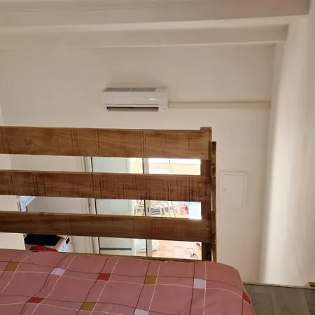 Maisonnette A 200m De La Plage, Terrasse, Clim, Parking Prive, Lave-linge Et Linge De Lit Compris *