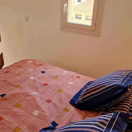 Maisonnette A 200m De La Plage, Terrasse, Clim, Parking Prive, Lave-linge Et Linge De Lit Compris