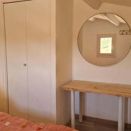 Maisonnette A 200m De La Plage, Terrasse, Clim, Parking Prive, Lave-linge Et Linge De Lit Compris Semesterbostad *