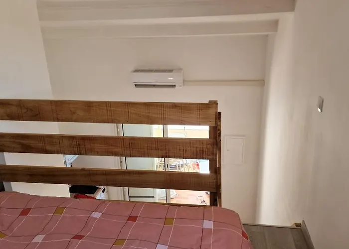 Maisonnette A 200m De La Plage, Terrasse, Clim, Parking Prive, Lave-linge Et Linge De Lit Compris *