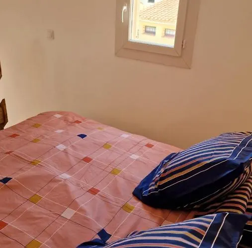 Maisonnette A 200m De La Plage, Terrasse, Clim, Parking Prive, Lave-linge Et Linge De Lit Compris