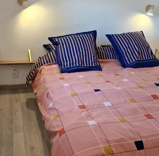 Maisonnette A 200m De La Plage, Terrasse, Clim, Parking Prive, Lave-linge Et Linge De Lit Compris *