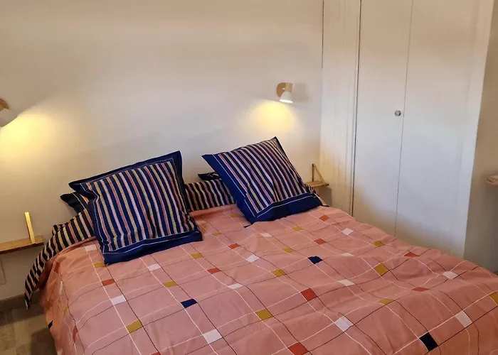 Maisonnette A 200m De La Plage, Terrasse, Clim, Parking Prive, Lave-linge Et Linge De Lit Compris بيت للعطل *