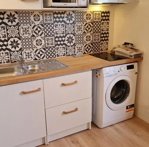 بيت للعطل Maisonnette A 200m De La Plage, Terrasse, Clim, Parking Prive, Lave-linge Et Linge De Lit Compris *